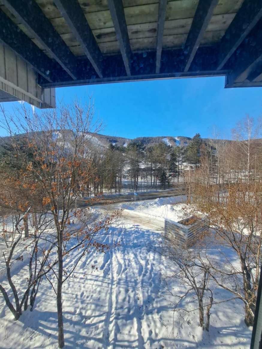 Superbe Condo Face Aux Pentes De Ski Stoneham!!! Esterno foto